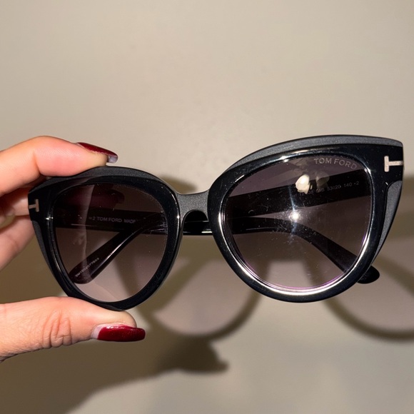 Tom Ford Tori Sunglasses main image 8